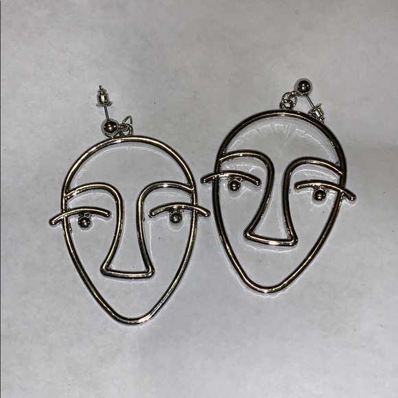 Artistic and unique metal face earrings! - Picture 2 of 4